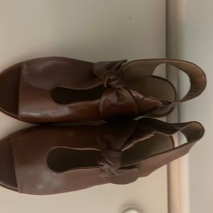 Bernardo open tow slingback booty with bow detail Size 7